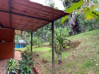 Amplia Casa de 4 Dormitorios con Vistas a la Montaña y Espacio al Aire Libre