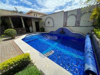 Se vende hermosa casa con piscina Cariari Belén Heredia #1967 