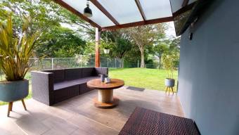 Se vende moderna casa inteligente con gran patio en Turrucares de Alajuela 23-717