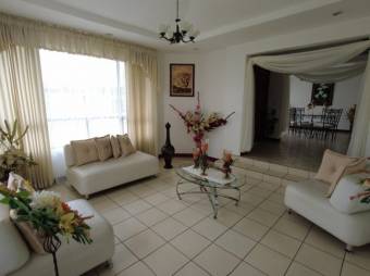 MLS-23-77 VENTA CASA AGUA CALIENTE CARTAGO