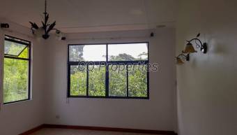 Property with 2 house, San Isidro de Heredia 2,800 sq. mtrs.