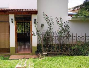 Property with 2 house, San Isidro de Heredia 2,800 sq. mtrs.