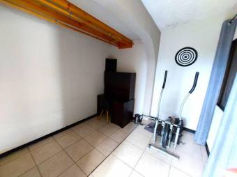 Se vende espaciosa casa con patio y terraza en San Rafael de Alajuela 23-1249