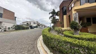 Se vende espaciosa casa en San Antonio Belen A24-1669