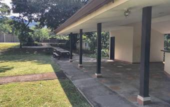 New 3550-ft2, 1-Story 4-BR Home for Sale, Condo Balcanes, Santa Ana