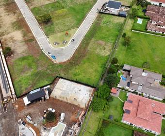 Lote de 967 m2 a la venta en el condominio Hacienda Espavel en Las Vueltas de La Guacima, Alajuela.