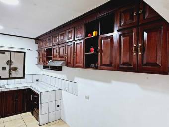 Venta de Casa  APTO en Moravia, San José. RAH 25-612