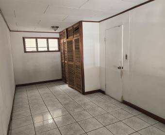 Casa a la venta en Desamparados, Gravilias, El Porvenir, San José. Bien adjudicado bancario.