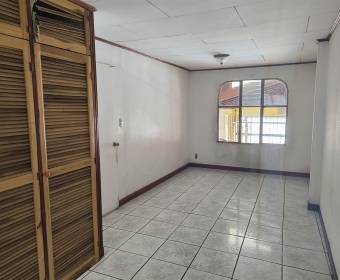 Casa a la venta en Desamparados, Gravilias, El Porvenir, San José. Bien adjudicado bancario.