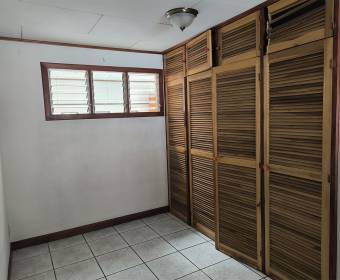 Casa a la venta en Desamparados, Gravilias, El Porvenir, San José. Bien adjudicado bancario.