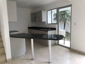 Venta de Casa en Condominio La Unión muy cerca de Guayabos y Curridabat