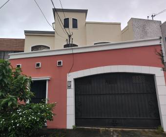 Casa a la venta en residencial Danza del Sol en La Unión, Cartago.