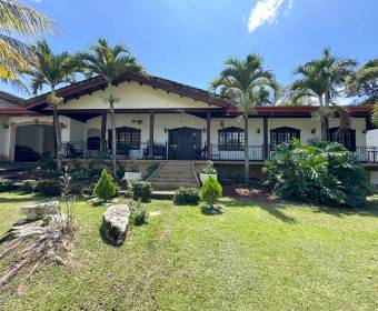 Casa a la venta en Turrucares de Alajuela.