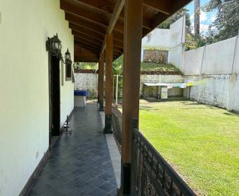 Casa a la venta en Turrucares de Alajuela.