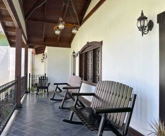 Casa a la venta en Turrucares de Alajuela.