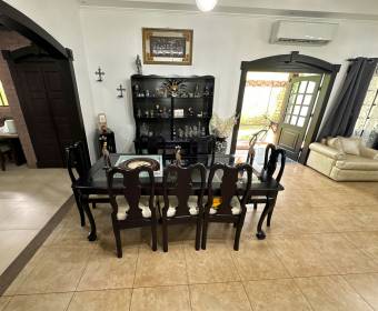 Casa a la venta en Turrucares de Alajuela.