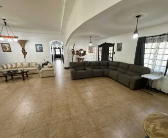 Casa a la venta en Turrucares de Alajuela.