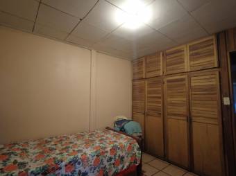 Se vende casa con uso de suelo mixto en Llorente Heredia 24-281