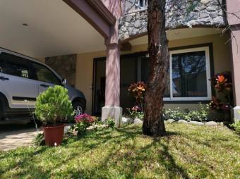 Se vende moderna casa en condominio de San Francisco Heredia 23-1611