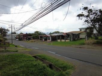 Se venden 3 casas y 2 apartamentos en San Isidro Heredia 23-1450