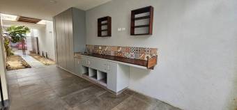 Se vende moderna casa en condominio de San Rafael Heredia 25-467 