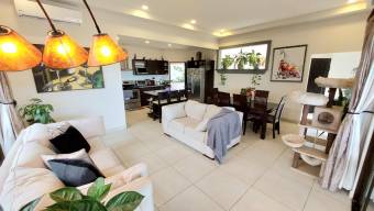 Se vende moderna casa en condominio de Guácima Alajuela 25-656 