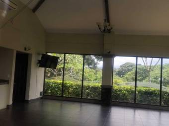 Se vende moderna casa en condominio de Ulloa Heredia 25-596