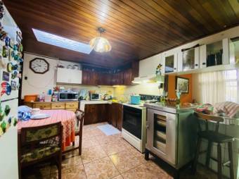 Se vende casa y minisúper en San Francisco Heredia 23-3137