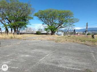 Se vende gran lote de mas de 8,000m2 con excelente ubicación en Santa Ana 23-694