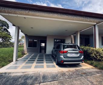 Casa a la venta en condominio Las Flores, Heredia. 