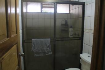 Se vende casa con amplio patio en San Josecito San Rafael A25-203