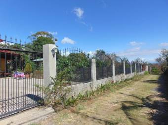 Se vende casa con lote de mas de 1000m2 en San Pablo Barva A23-1445