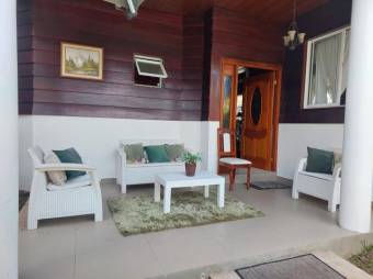 Se vende espaciosa casa en San Joaquin Flores A24-1701