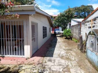 Se vende espaciosa casa con patio en San Pablo Barva A23-253