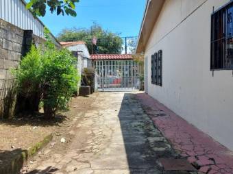 Se vende espaciosa casa con patio en San Pablo Barva A23-253