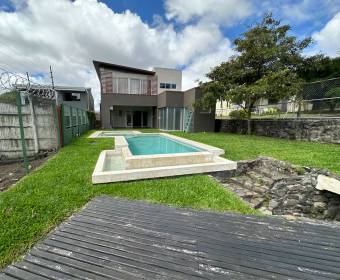 Casa de 3 habitaciones en condominio Villas del Río, El Coco, Alajuela