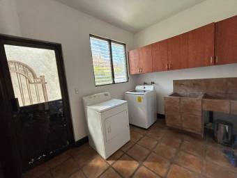 Venta de Casa en Pozos, Santa Ana. RAH 24-1385