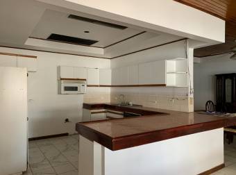 Se Vende Casa  en Bosques de Doña Rosa, Asuncion de Belen