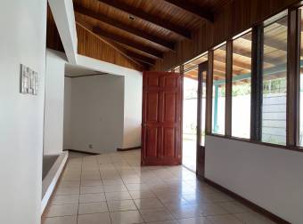 Se Vende Casa  en Bosques de Doña Rosa, Asuncion de Belen