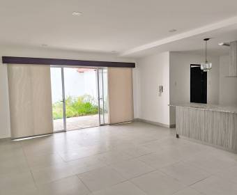 Casa a la venta en condominio Rivera del Irazú, San Nicolas, Cartago. 