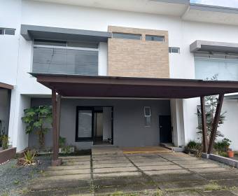 Casa a la venta en condominio Rivera del Irazú, San Nicolas, Cartago. 