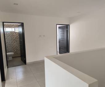 Casa a la venta en condominio Rivera del Irazú, San Nicolas, Cartago. 