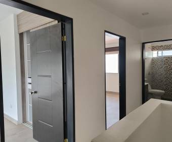 Casa a la venta en condominio Rivera del Irazú, San Nicolas, Cartago. 