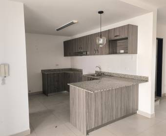 Casa a la venta en condominio Rivera del Irazú, San Nicolas, Cartago. 