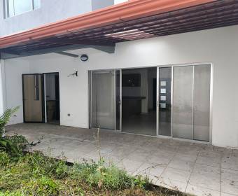 Casa a la venta en condominio Rivera del Irazú, San Nicolas, Cartago. 