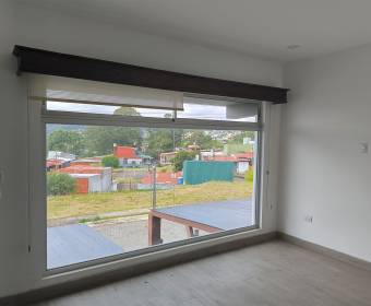 Casa a la venta en condominio Rivera del Irazú, San Nicolas, Cartago. 