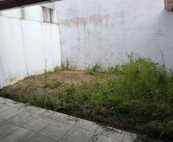 Casa a la venta en condominio Rivera del Irazú, San Nicolas, Cartago. 