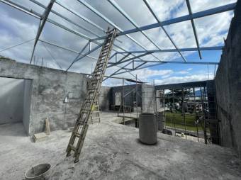 Se vende casa en construcción a estrenar en Ulloa Heredia 24-991