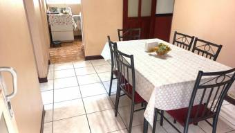 Se vende casa con uso de suelo mixto en Santo Domingo Heredia 23-2687