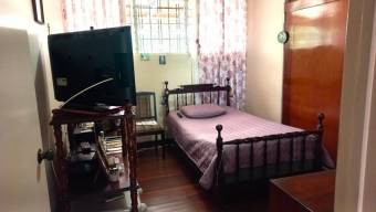 Se vende casa con uso de suelo mixto en Santo Domingo Heredia 23-2687